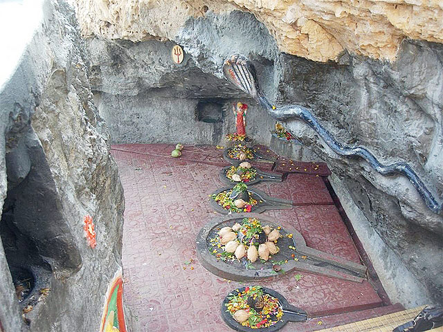 Gangeshwar Temple, Diu